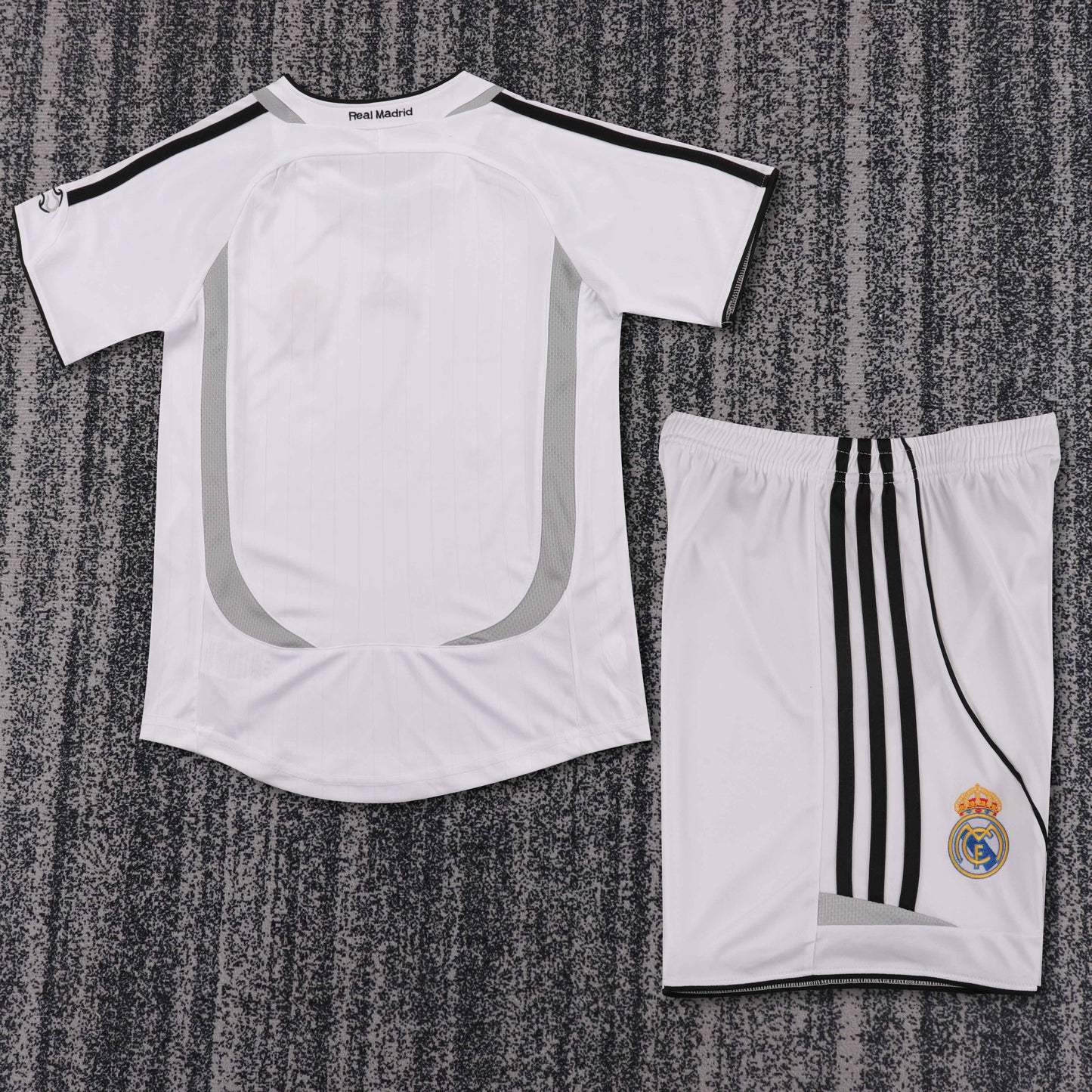 Real Madrid 06/07 Children's Home Retro Set