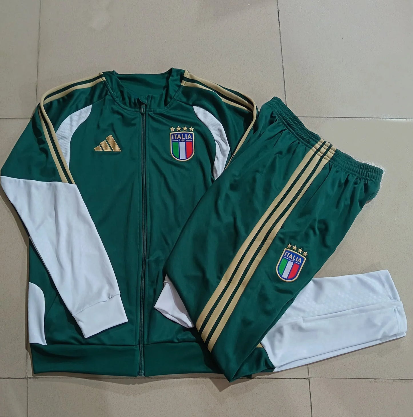 Italy 26/27 Green Petroleum Set