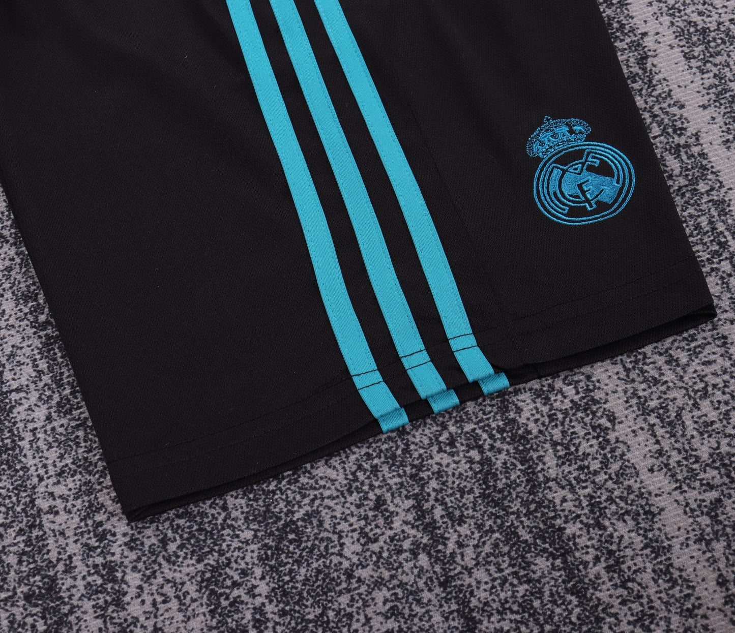 Real Madrid 17/18 Children's Away Retro Set