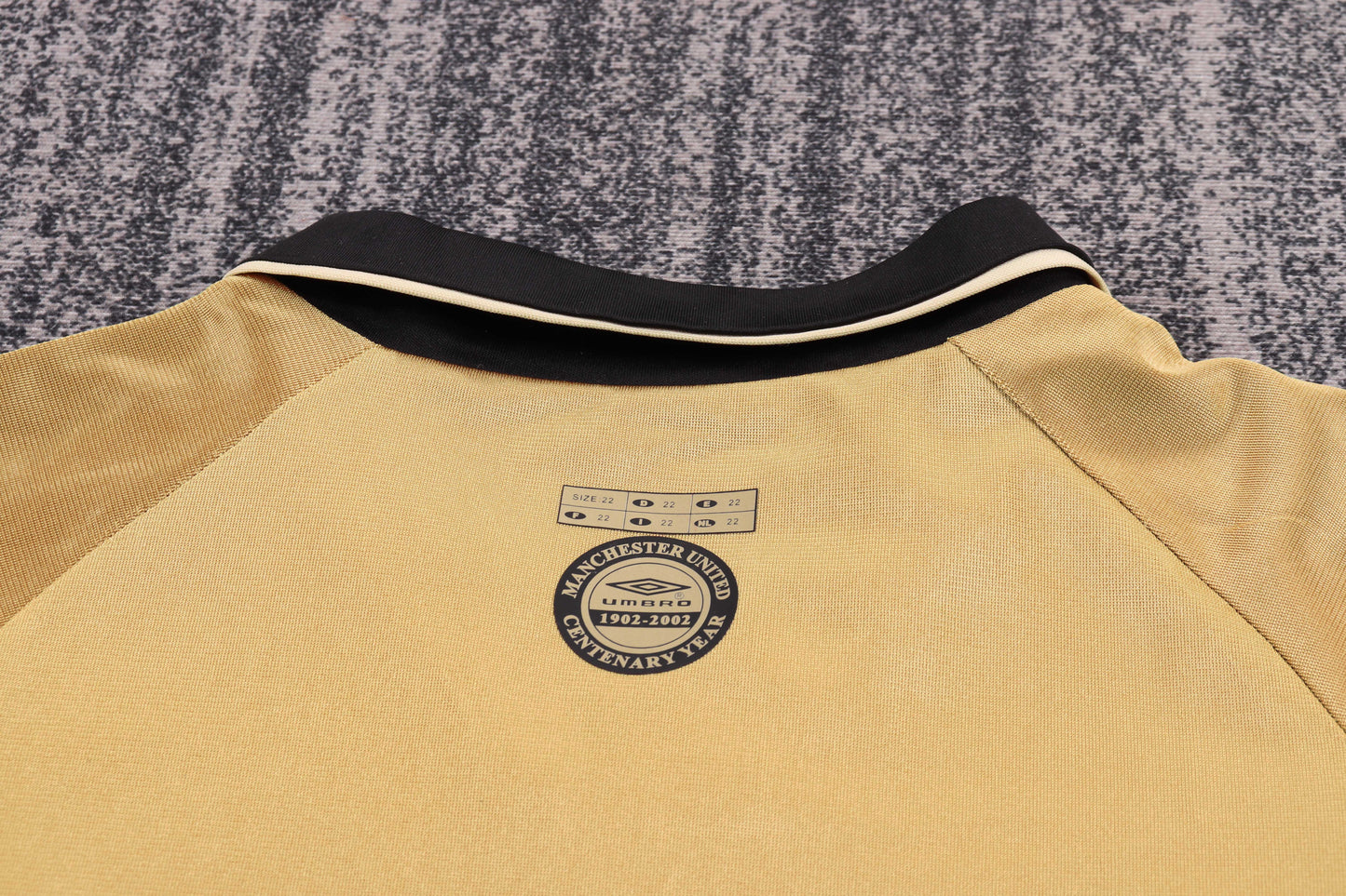 Manchester United 01/02 Children's Third Retro Set
