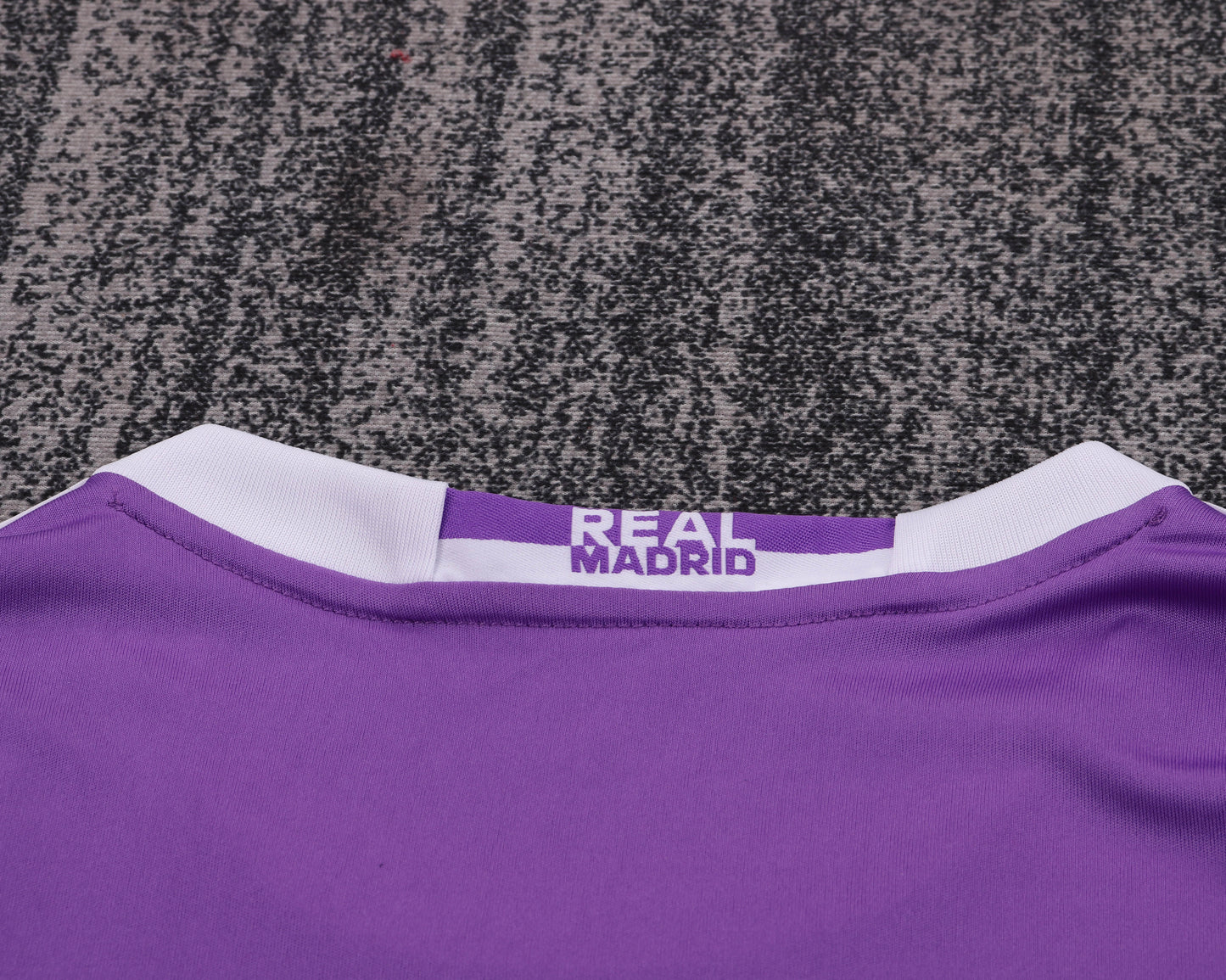 Real Madrid 16/17 Children's Away Retro Set - Long Sleeve