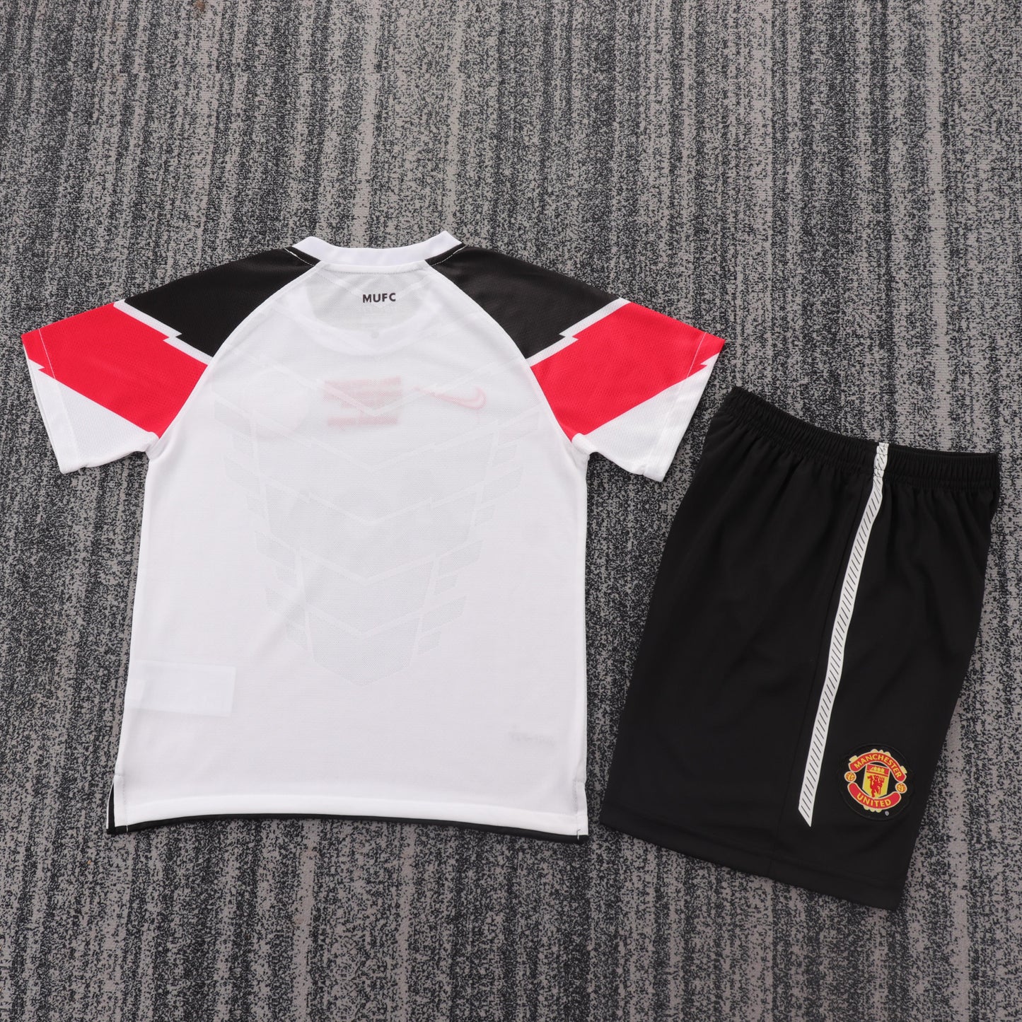 Manchester United 11/12 Children's Third Retro Set