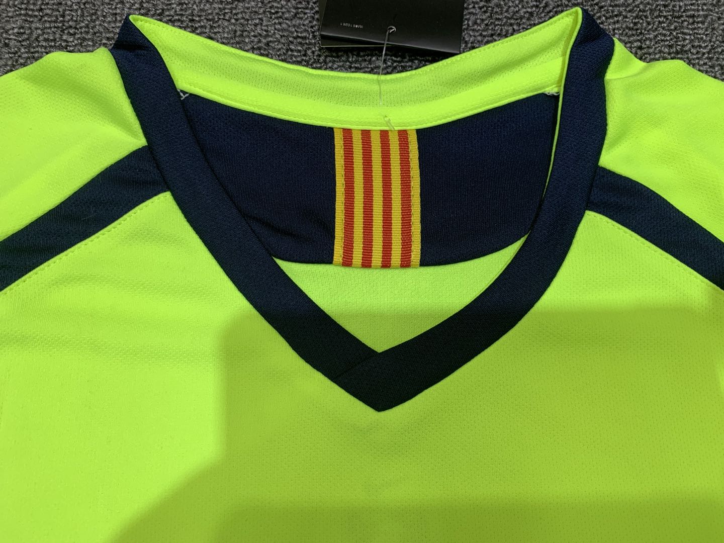 Barcelona 05/06 Away Retro Shirt - Long Sleeve