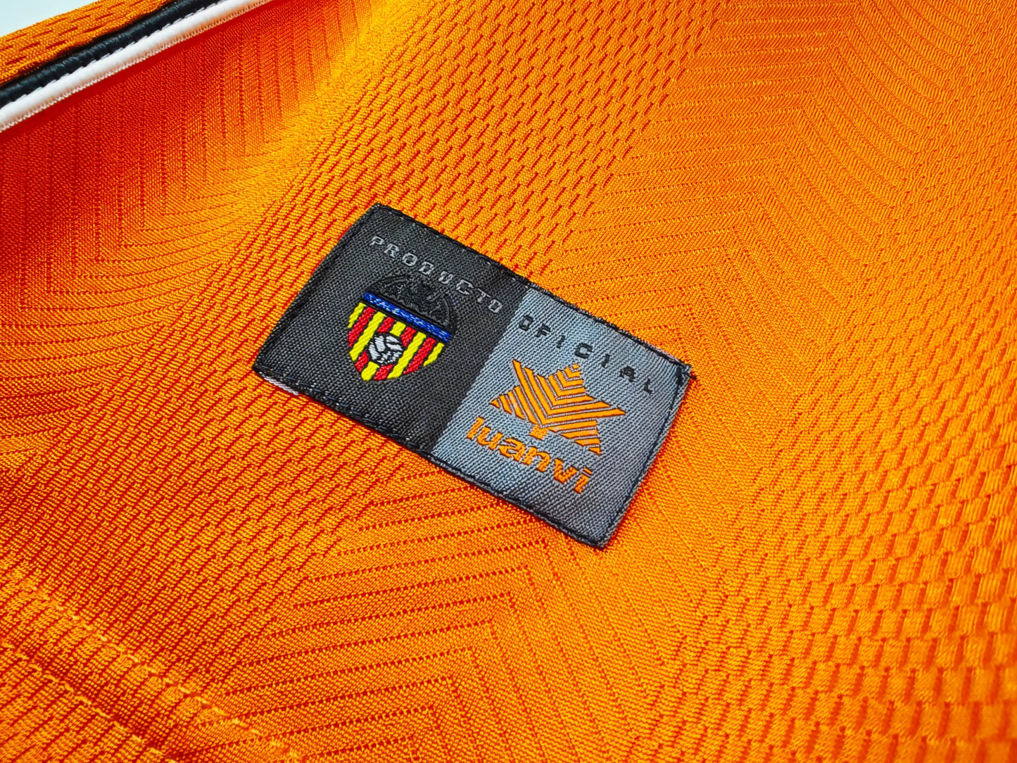 Valencia 99/00 Away Retro Shirt