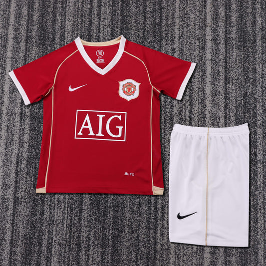 Manchester United 06/07 Children's Home Retro Set
