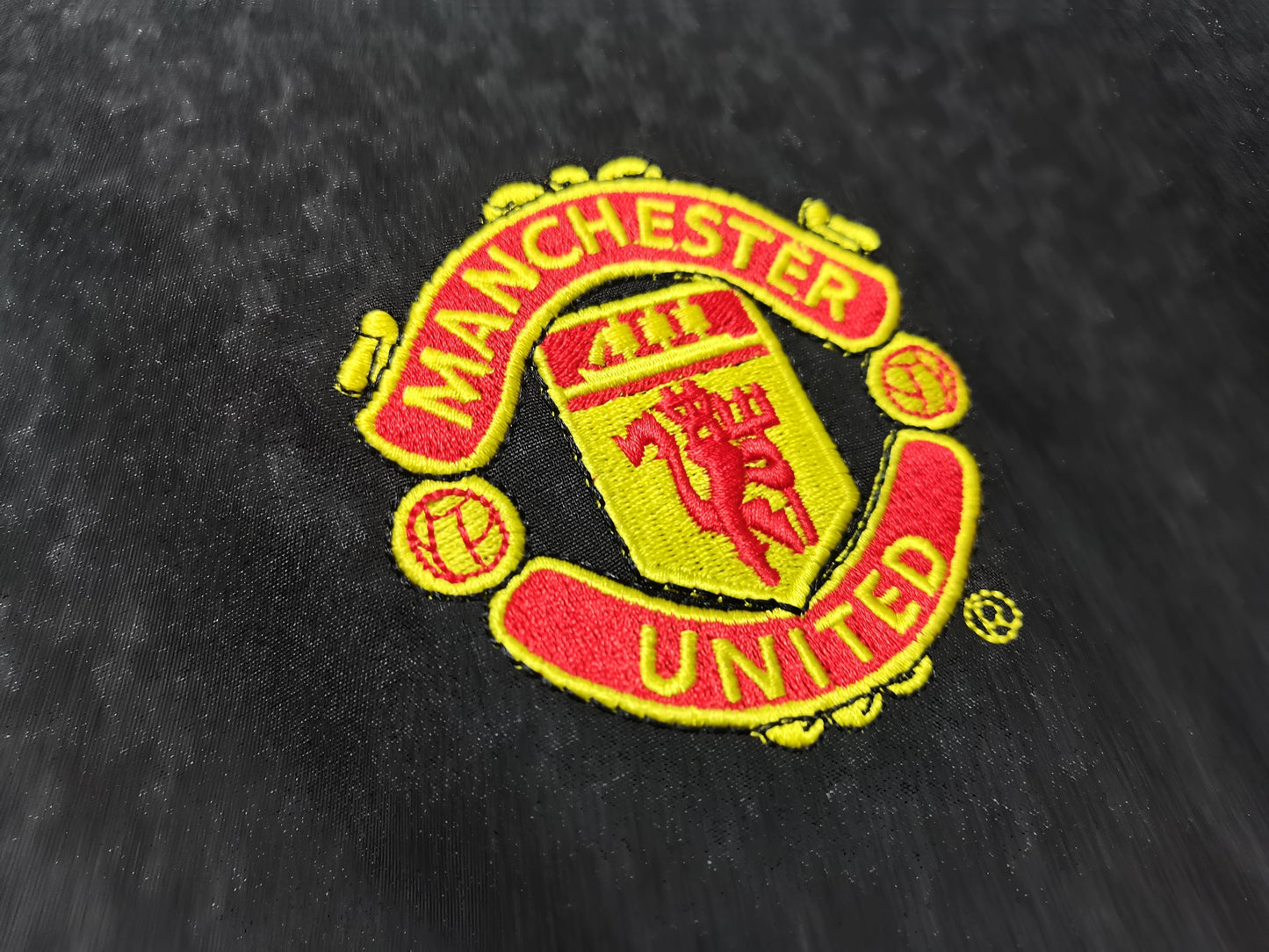 Manchester United 2003/04 Away Retro Shirt