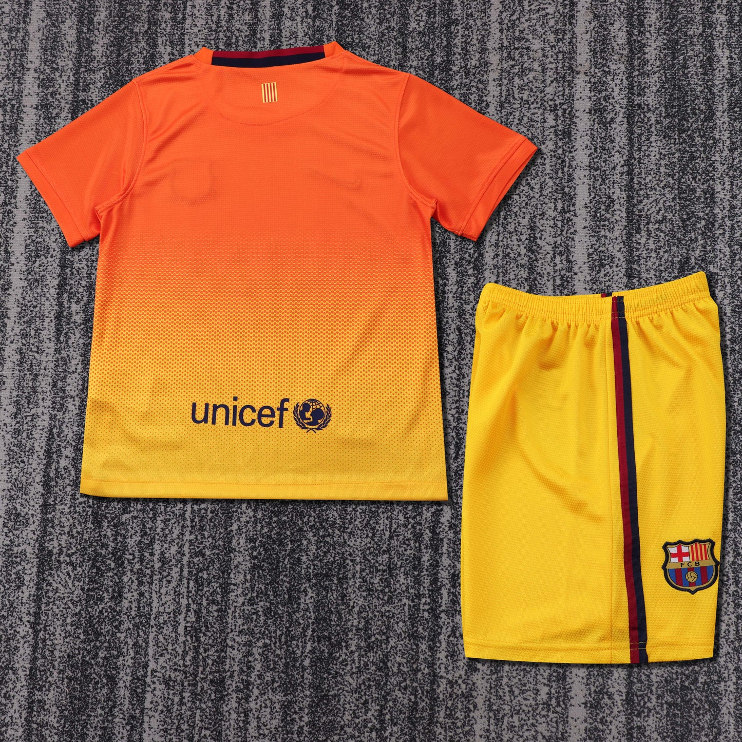 Barcelona 12/13 Children's Away Retro Set
