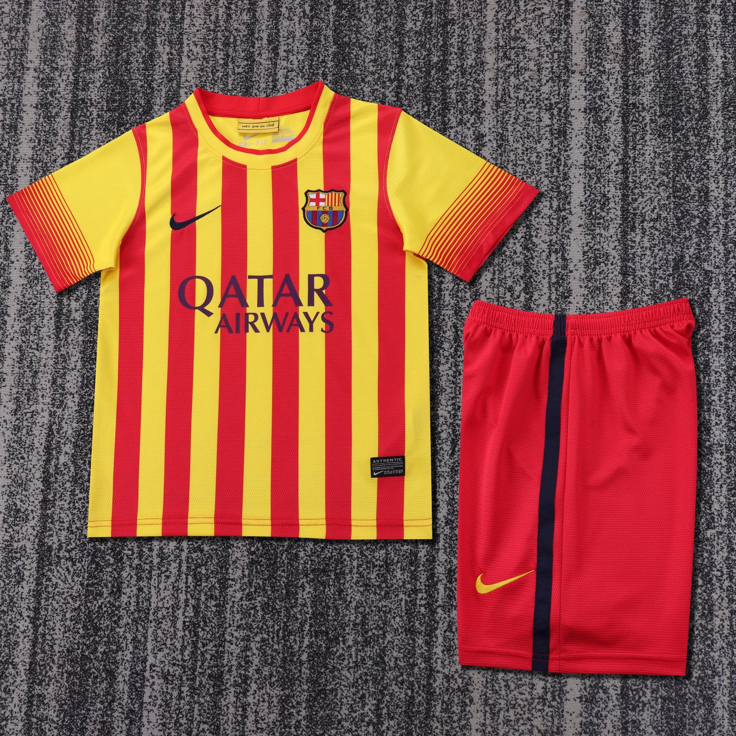 Barcelona 13/14 Children's Away Retro Set