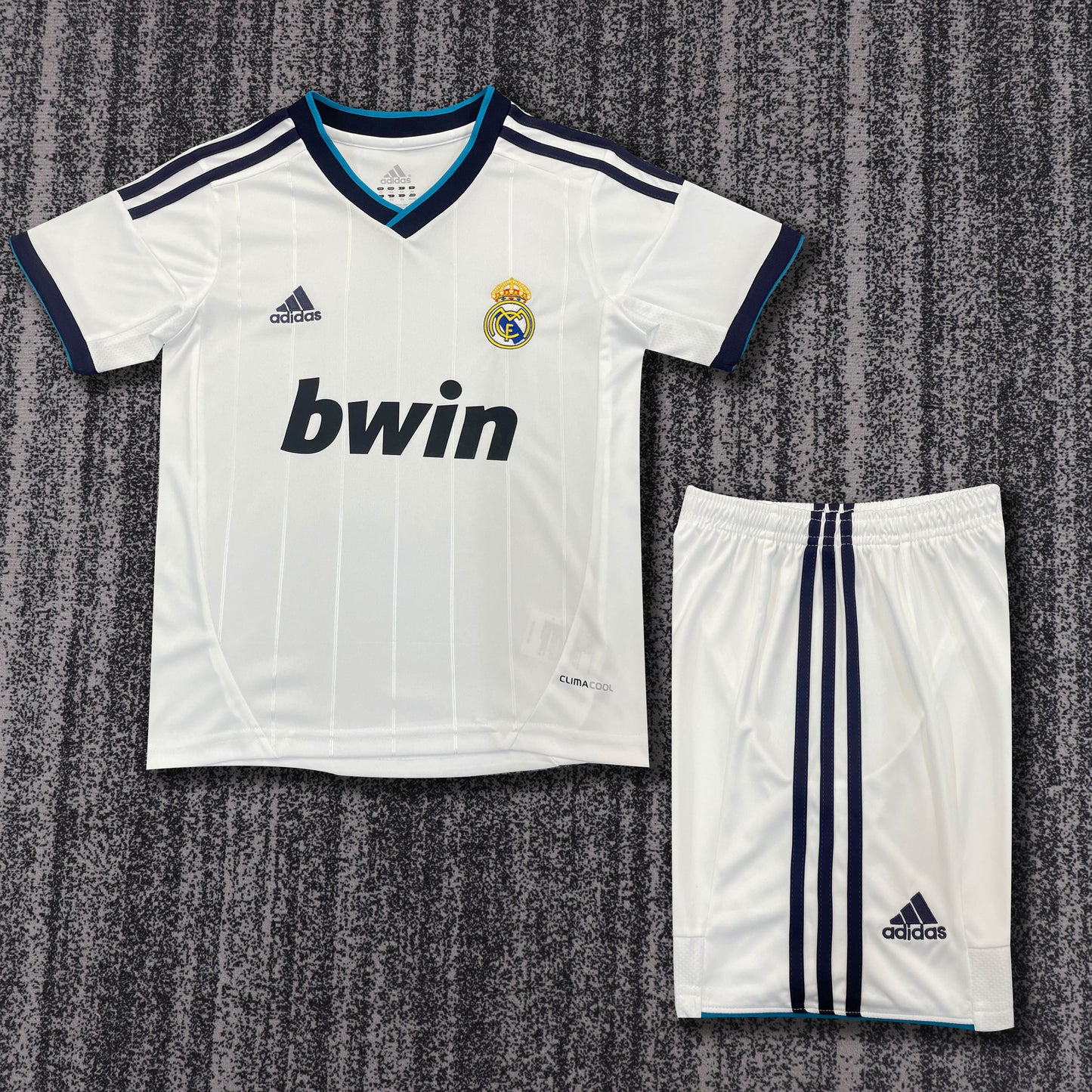 Real Madrid 12/13 Children's Home Retro Set