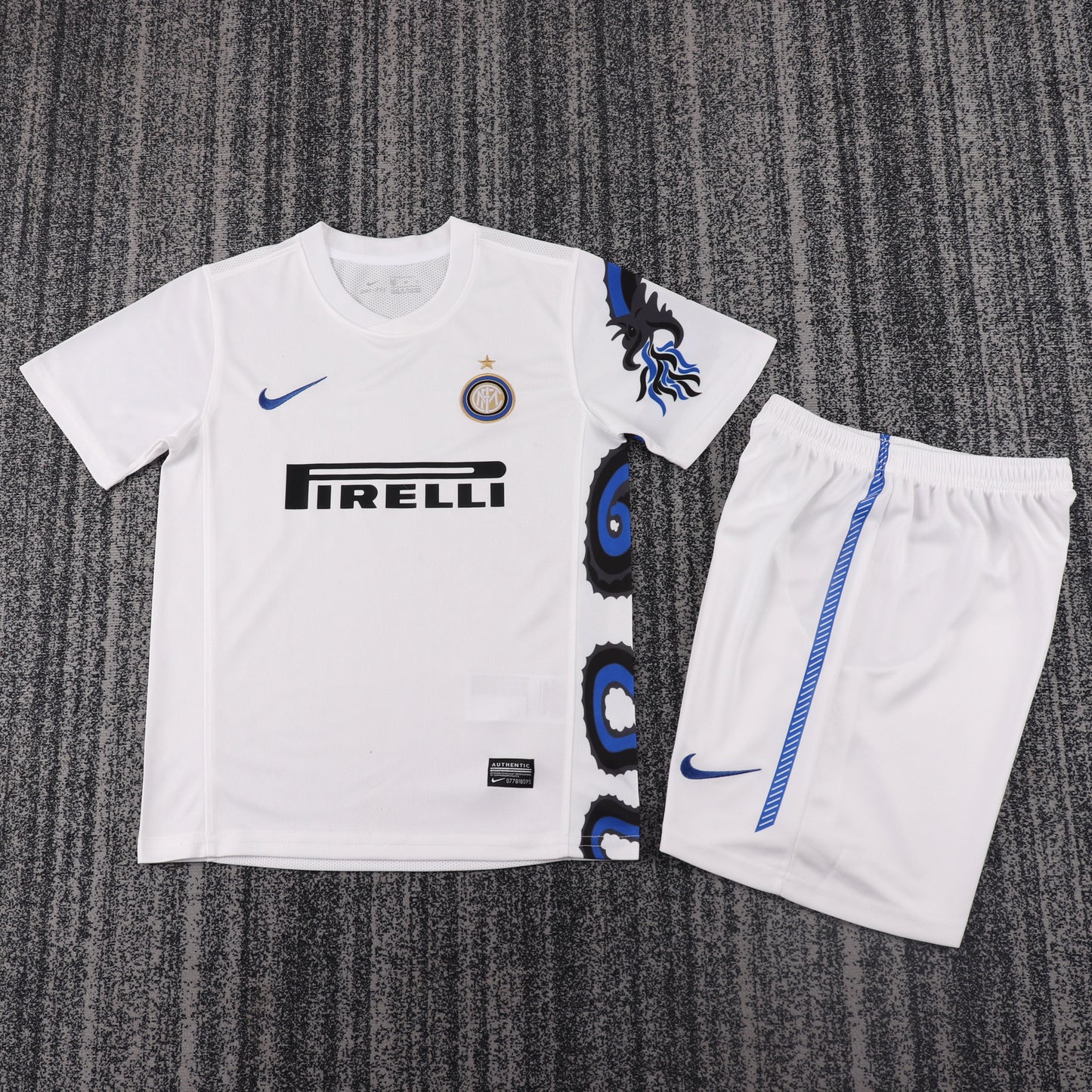 Inter Milan 10/11 Children's Away Retro Set