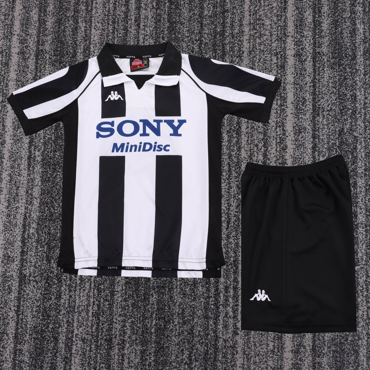 Juventus 97/98 Children's Home Retro Set