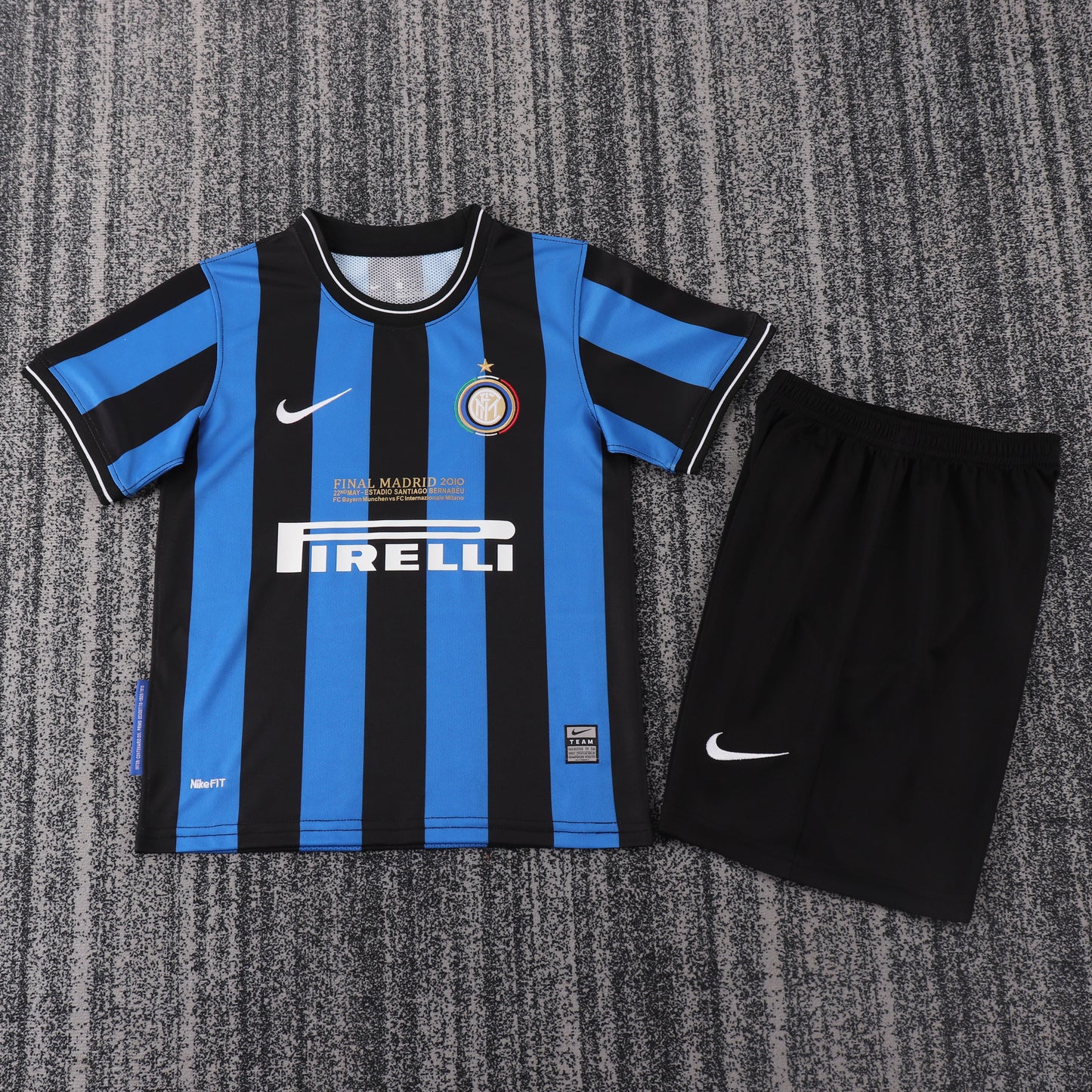 Inter Milan 09/10 Children's Home Retro Set