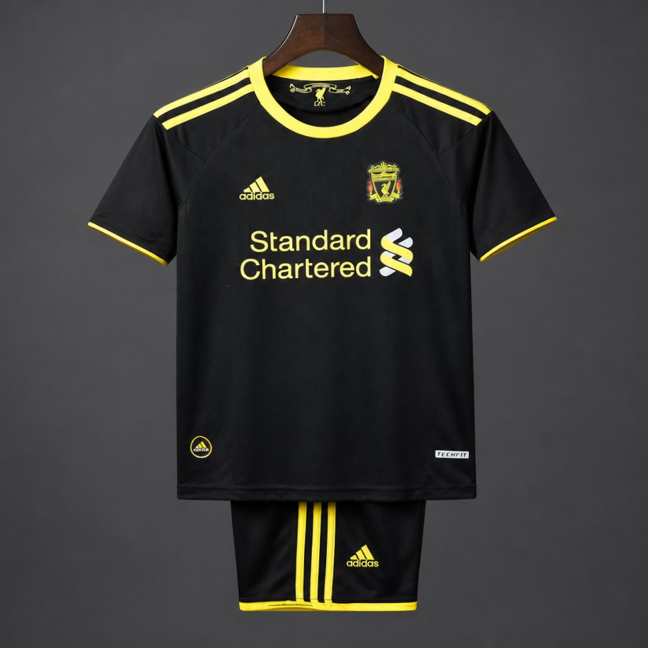 Liverpool 2010/11 Children's Home Retro Set