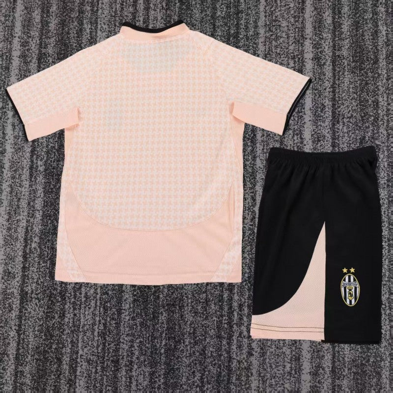 Juventus 2003/04 Children's Away Retro Set
