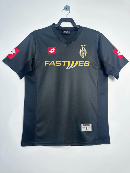 Juventus 01/02 Away Retro Shirt