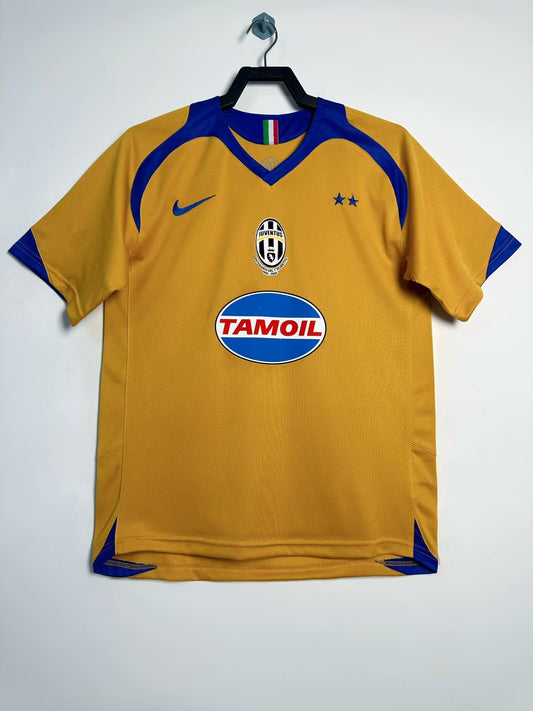 Juventus 05/06 Third Retro Shirt